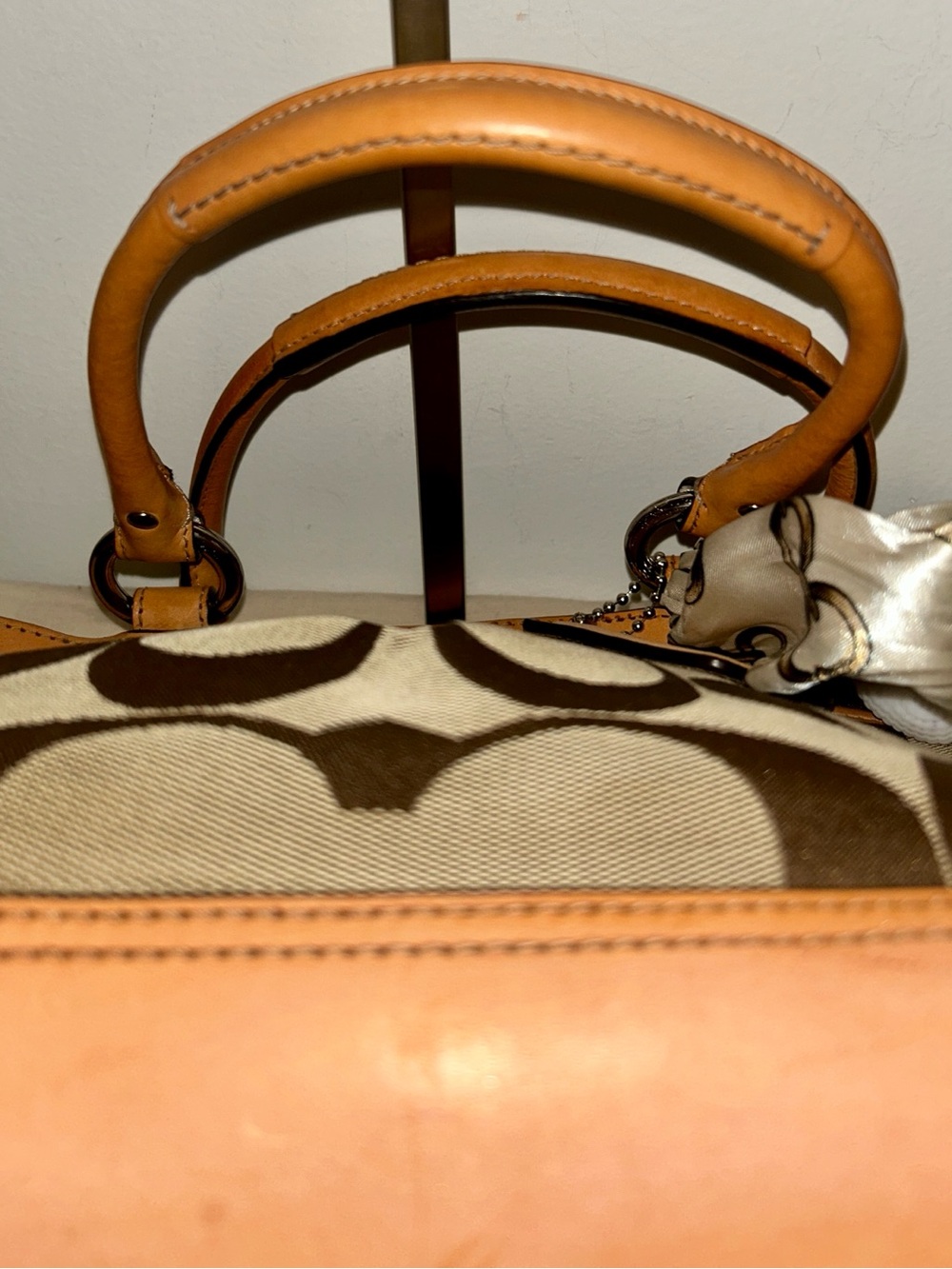 Coach Hampton Signature Monogram Handbag . Y2K Vintage Beauty - Picture 12 of 15